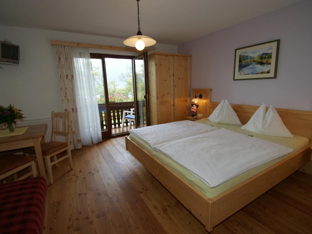 Biobauernhof Nussbaumer Nussdorf am Attersee Room photo