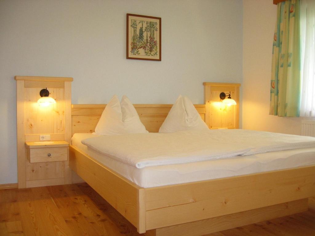 Biobauernhof Nussbaumer Nussdorf am Attersee Room photo