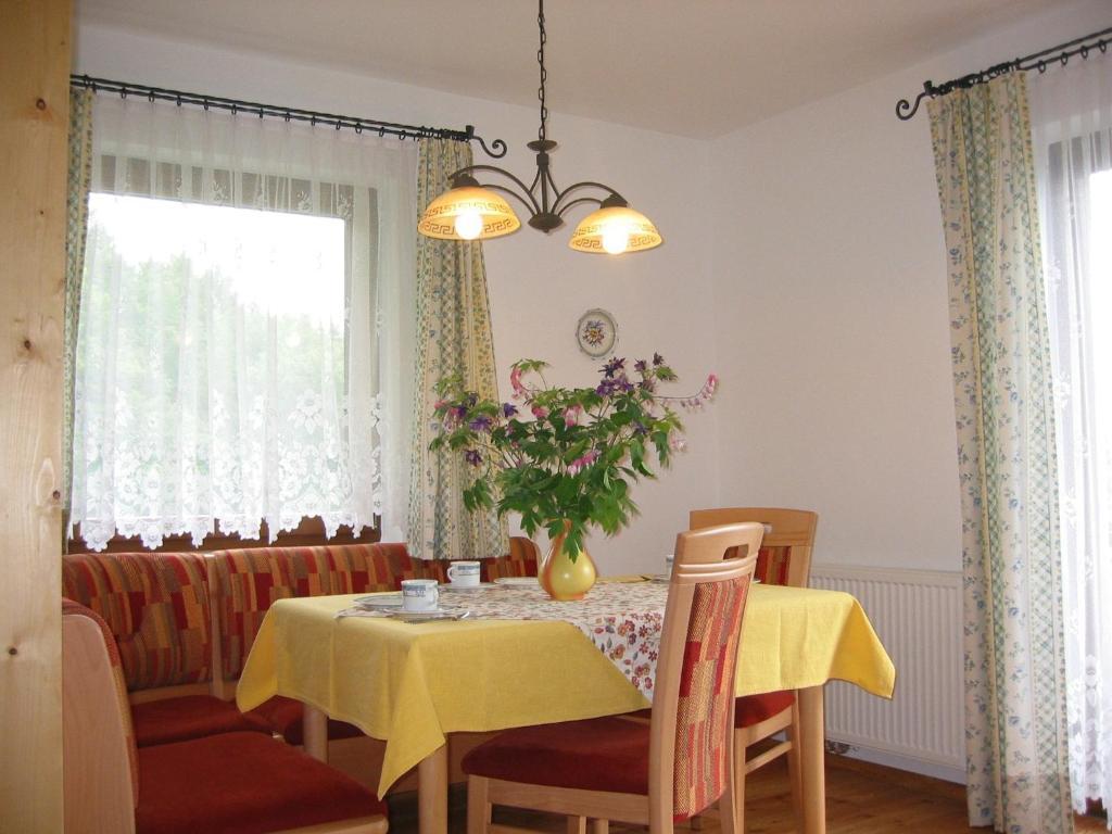 Biobauernhof Nussbaumer Nussdorf am Attersee Room photo